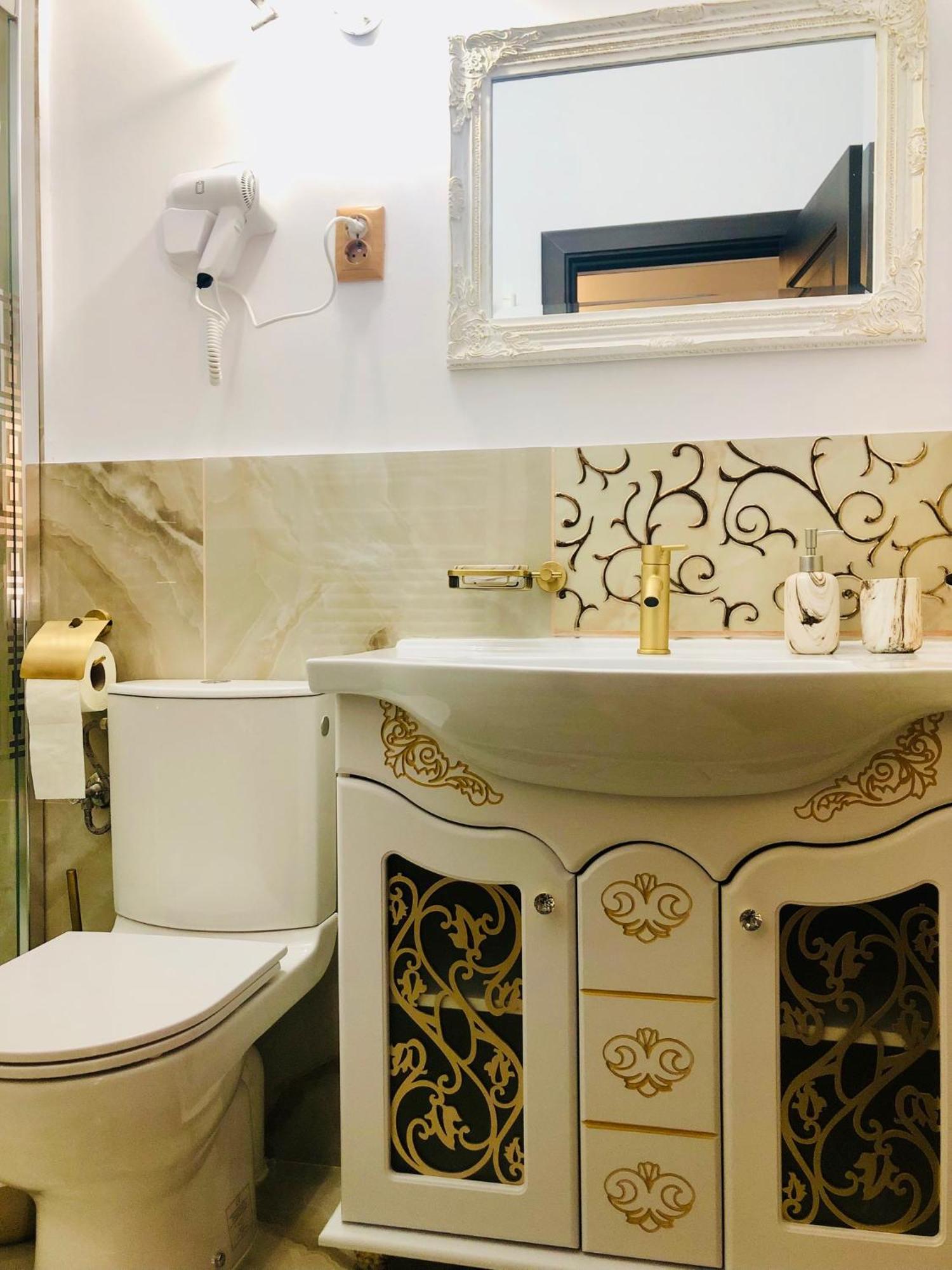 Apartament Joy Sadoveanu 1&2 *